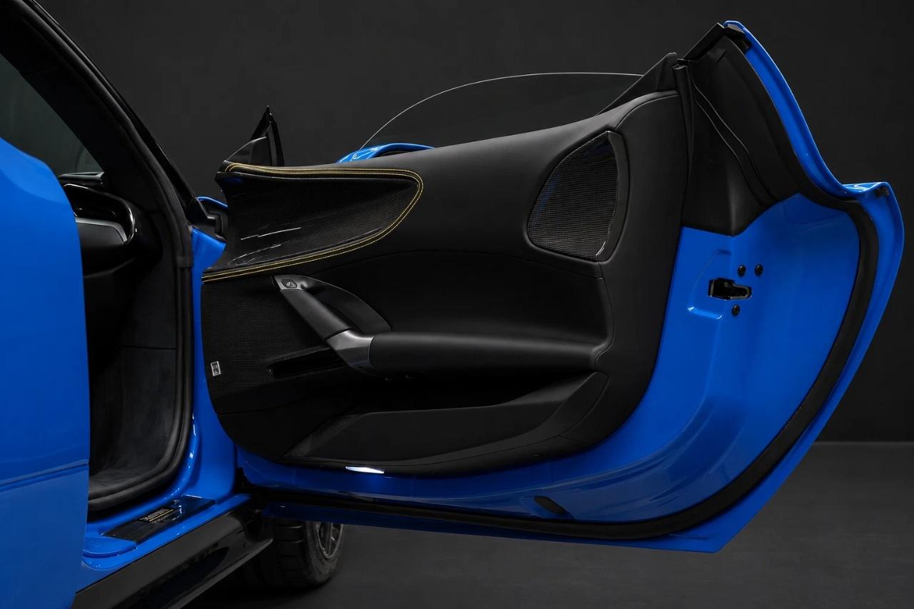 صورة مصغرة 20 لـ 2025 Ferrari SF90 SPIDER BASE