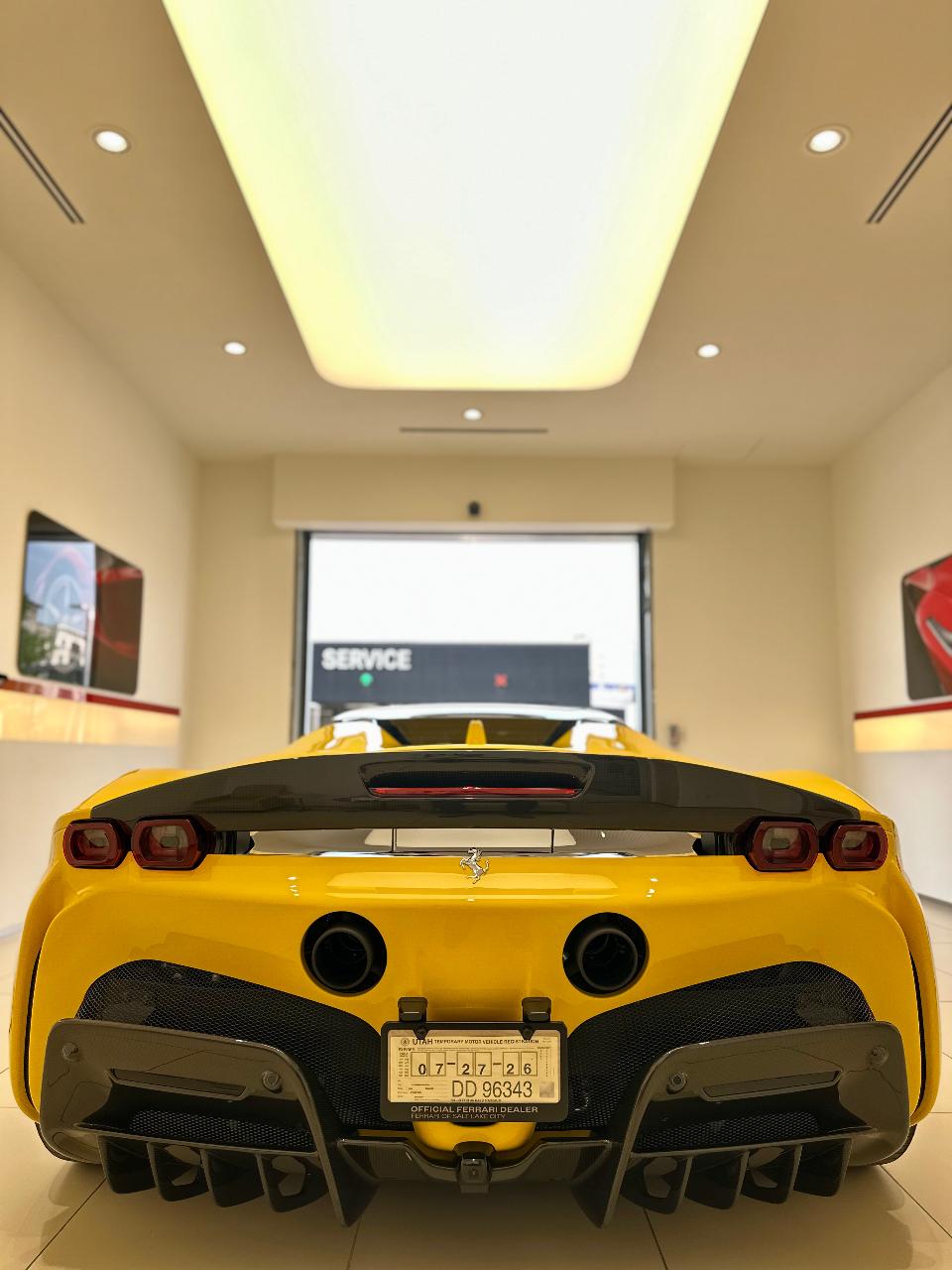 2022 Ferrari SF90 SPIDER BASE — фото 1