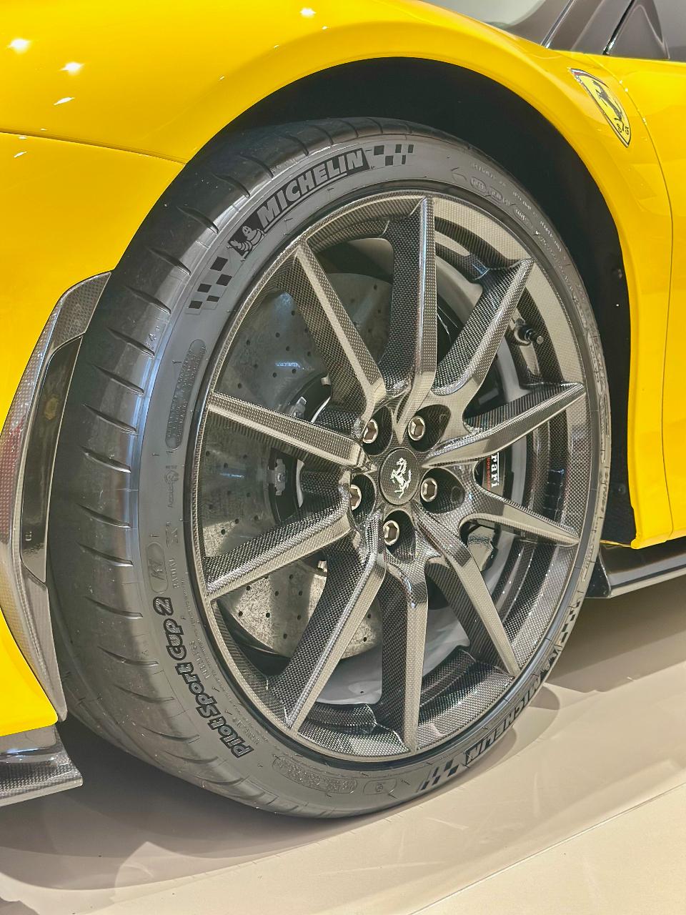 2022 Ferrari SF90 SPIDER BASE — фото 8