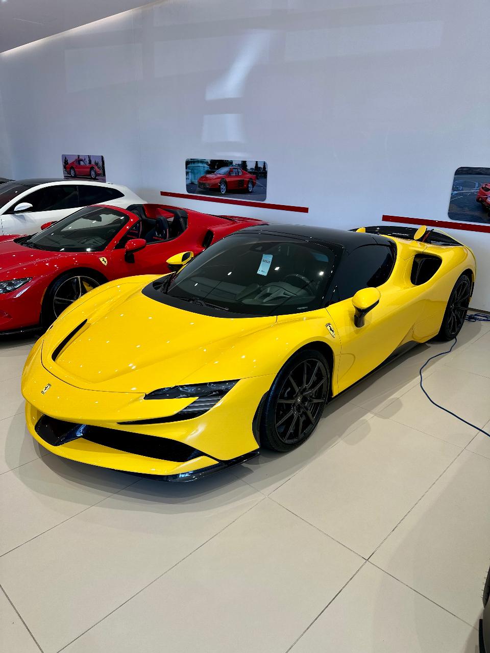 2022 Ferrari SF90 SPIDER BASE — фото 23