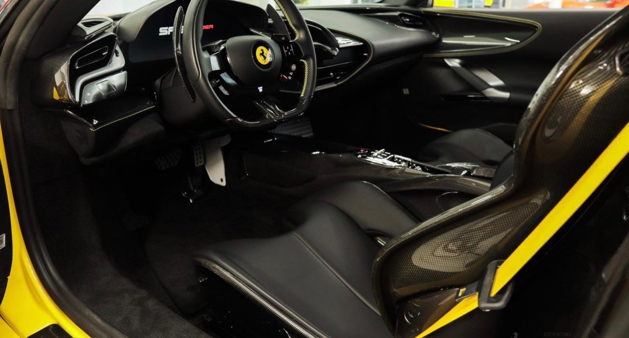 2022 Ferrari SF90 SPIDER BASE — фото 20