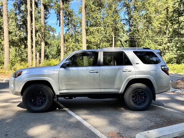 2022 Toyota 4RUNNER SR5 PREMIUM — фото 1