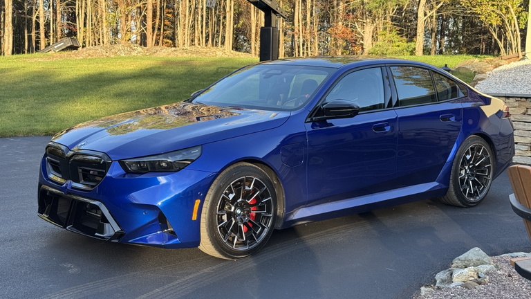 صورة مصغرة 4 لـ 2026 BMW M5 BASE