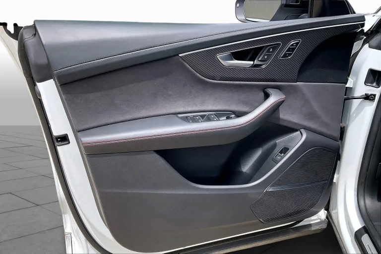 صورة 7 لـ 2023 AUDI RS Q8 4.0T
