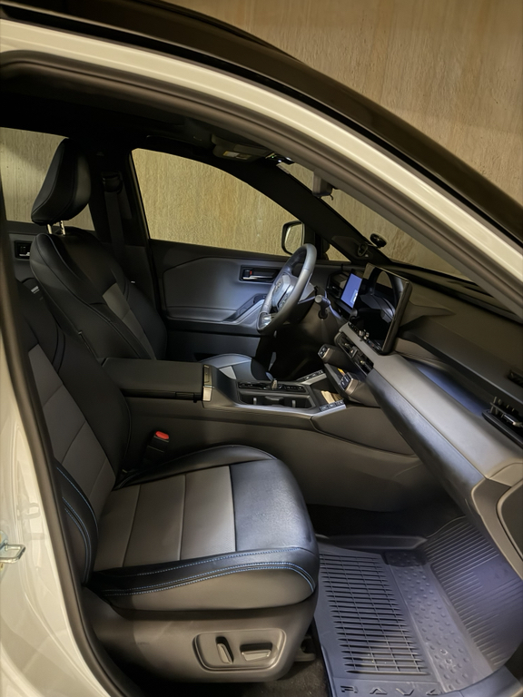 صورة 7 لـ 2026 Toyota RAV4 XSE