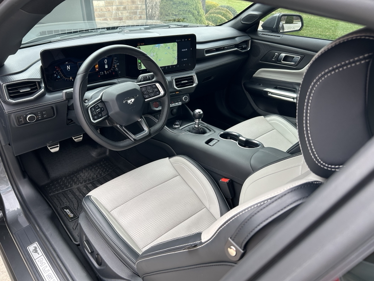 صورة مصغرة 13 لـ 2025 FORD MUSTANG GT PREMIUM