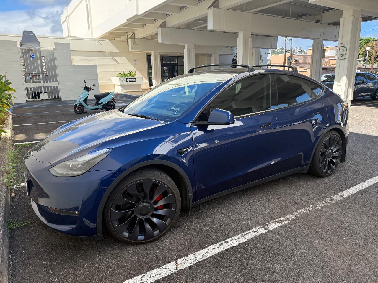 صورة مصغرة 2 لـ 2024 Tesla MODEL Y PERFORMANCE