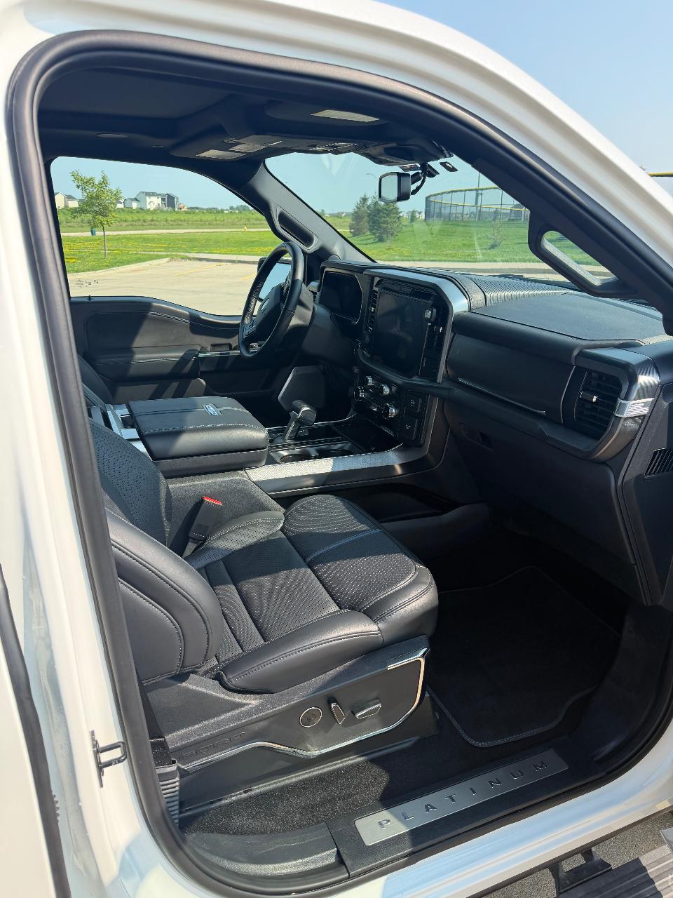 صورة 8 لـ 2025 FORD F-150 PLATINUM