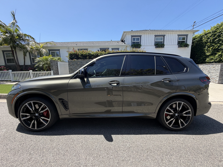 صورة 8 لـ 2024 BMW X5 M60I