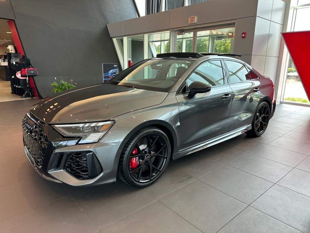 صورة 9 لـ 2023 AUDI RS 3 2.5T