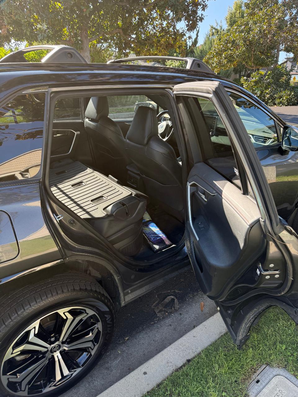 صورة 17 لـ 2021 Toyota RAV4 PRIME XSE