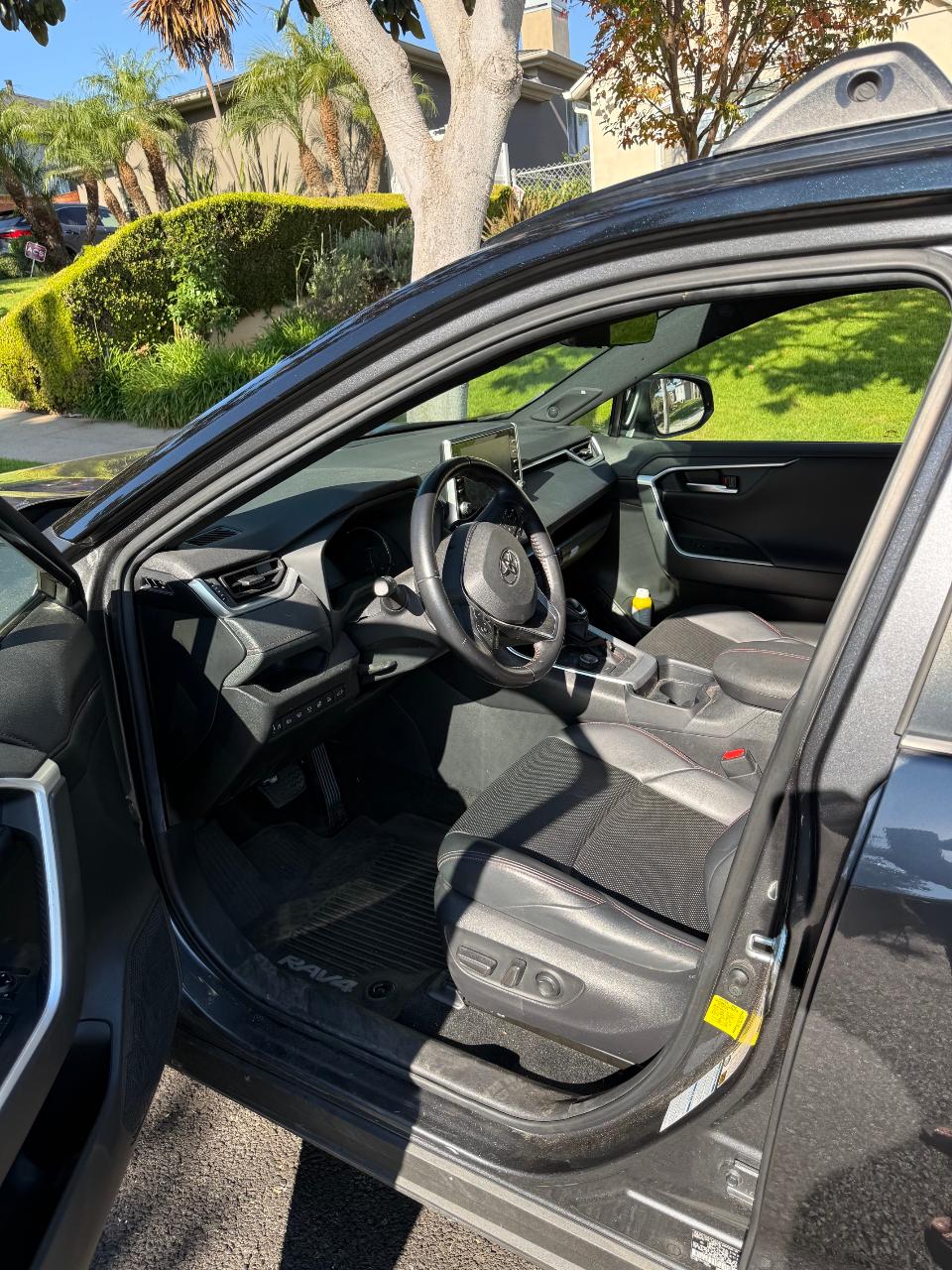 صورة 14 لـ 2021 Toyota RAV4 PRIME XSE