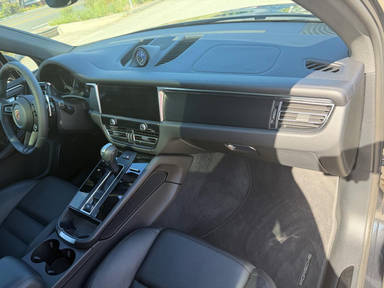 2025 Porsche MACAN MACAN GTS photo 7