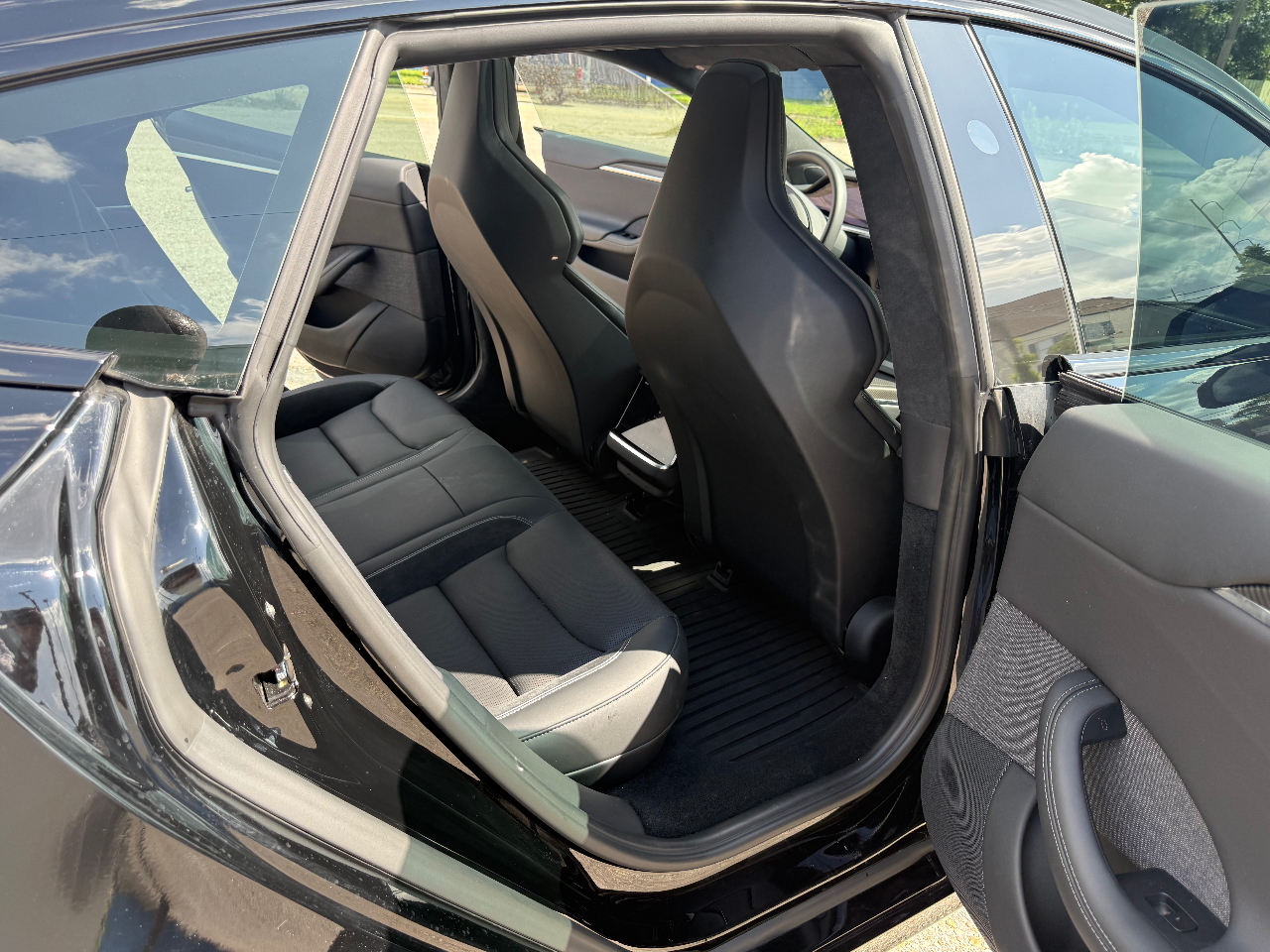 2024 Tesla MODEL S PLAID — фото 8