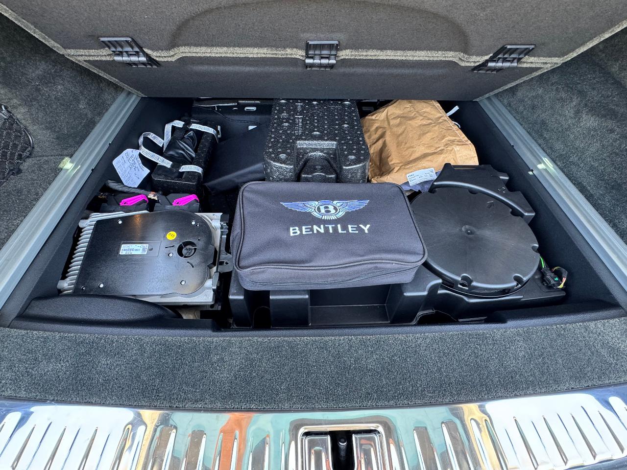2021 Bentley BENTAYGA V8 — миниатюра 23