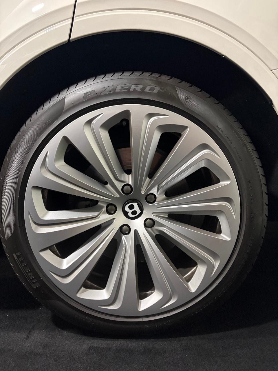 2021 Bentley BENTAYGA V8 — миниатюра 27
