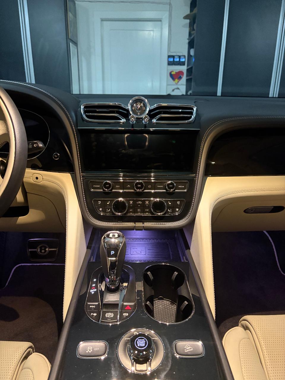 2021 Bentley BENTAYGA V8 — миниатюра 29