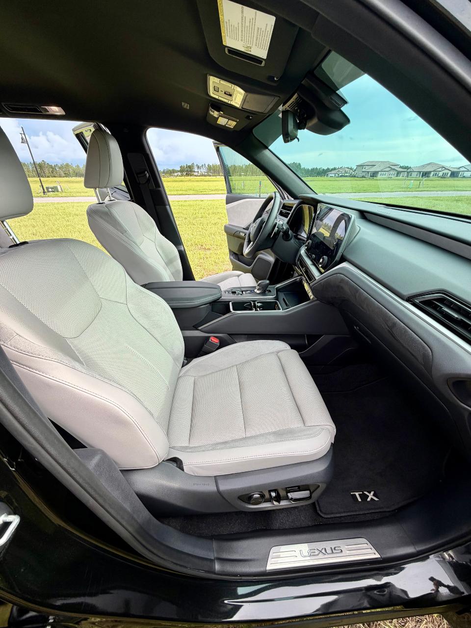صورة مصغرة 13 لـ 2025 Lexus TX 550H+ LUXURY