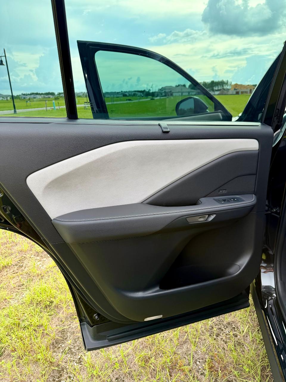 صورة مصغرة 17 لـ 2025 Lexus TX 550H+ LUXURY