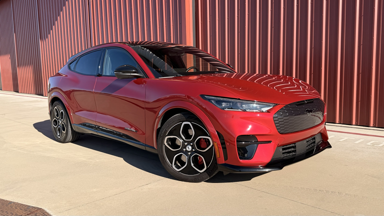 2023 FORD MUSTANG MACH-E GT photo 3