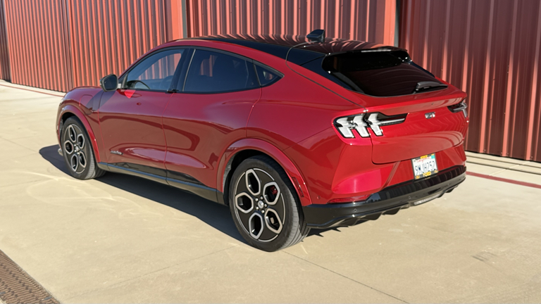 2023 FORD MUSTANG MACH-E GT photo 5