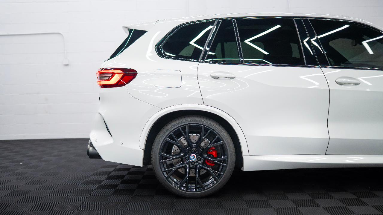 صورة 4 لـ 2023 BMW X5 M BASE
