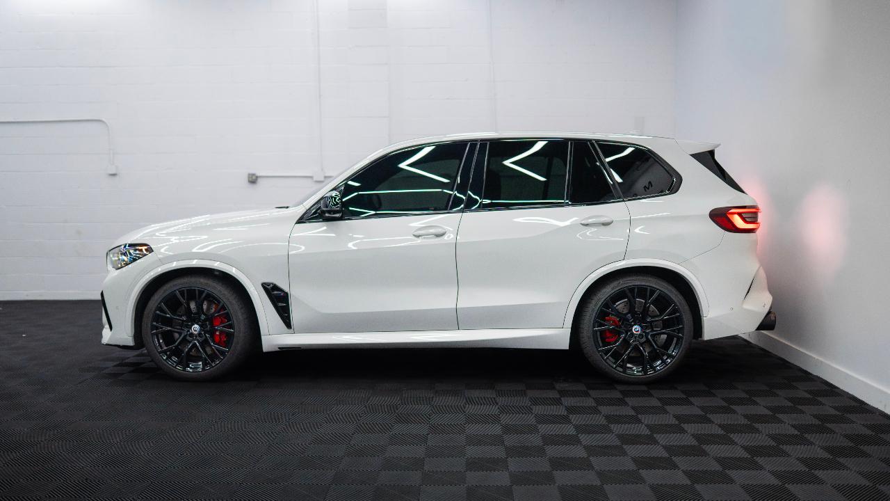 صورة 7 لـ 2023 BMW X5 M BASE