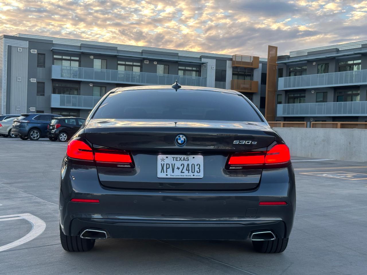 2022 BMW 530E BASE — фото 4