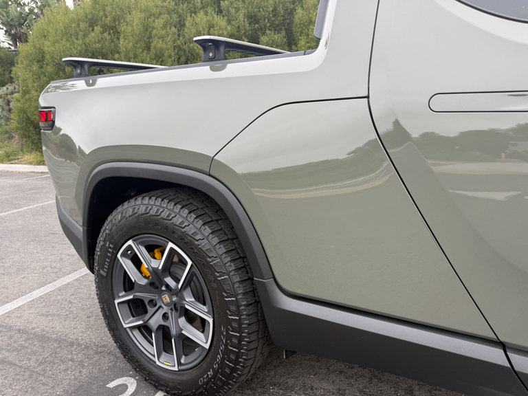 2022 Rivian R1T LAUNCH EDITION — миниатюра 16