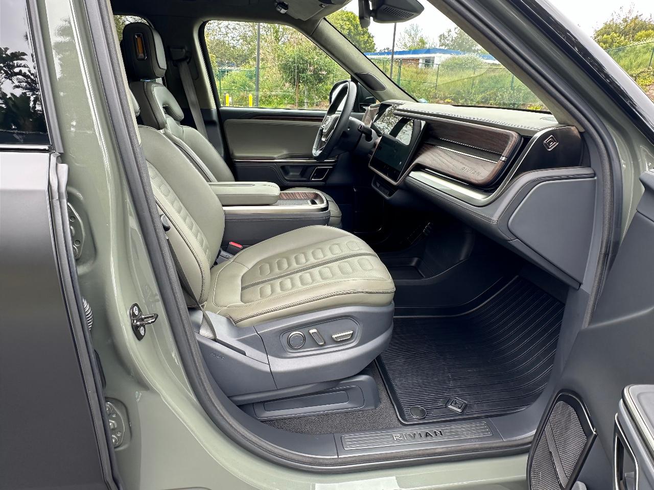 صورة مصغرة 24 لـ 2022 Rivian R1T LAUNCH EDITION