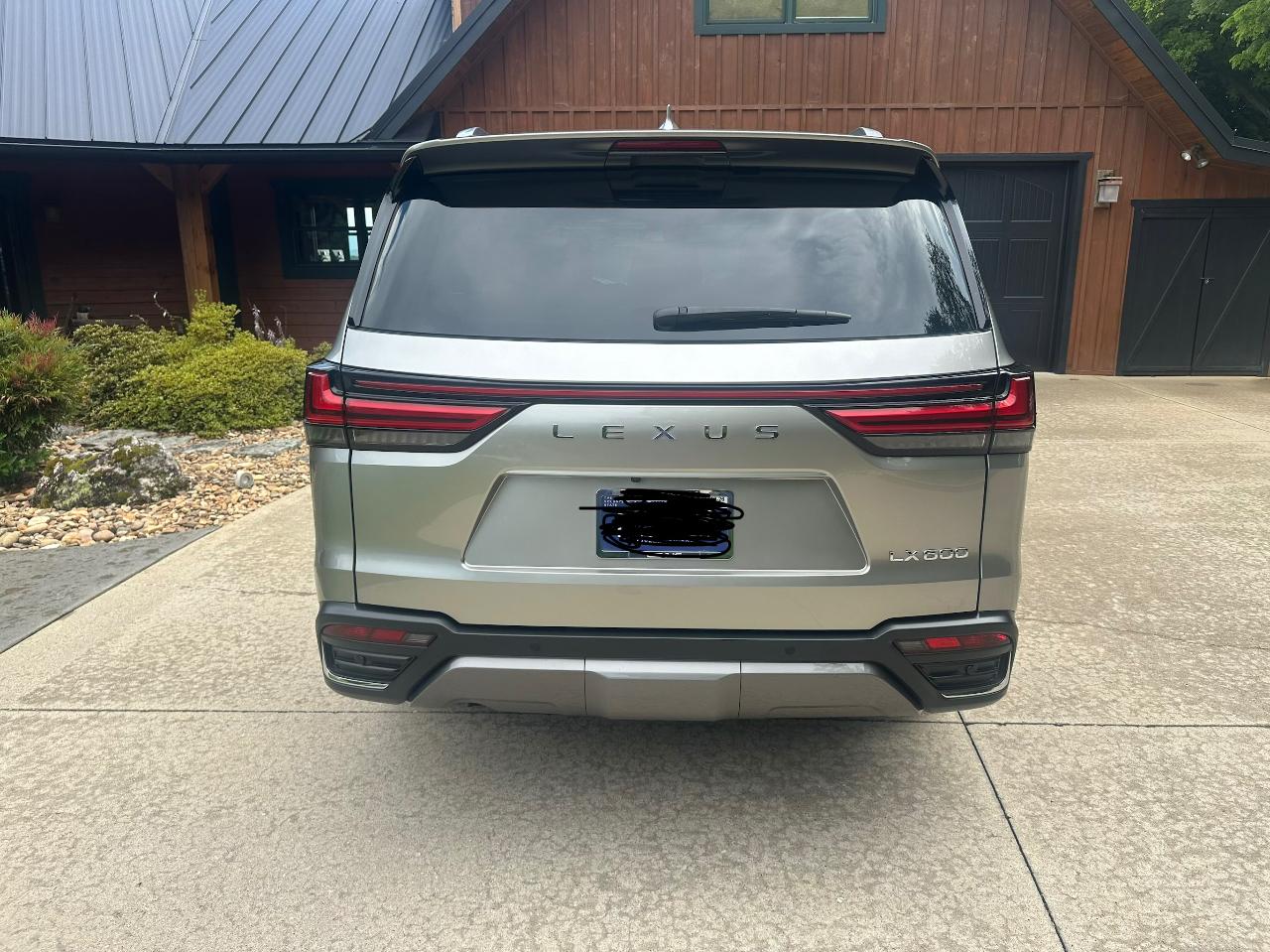 صورة 8 لـ 2024 Lexus LX 600 LUXURY