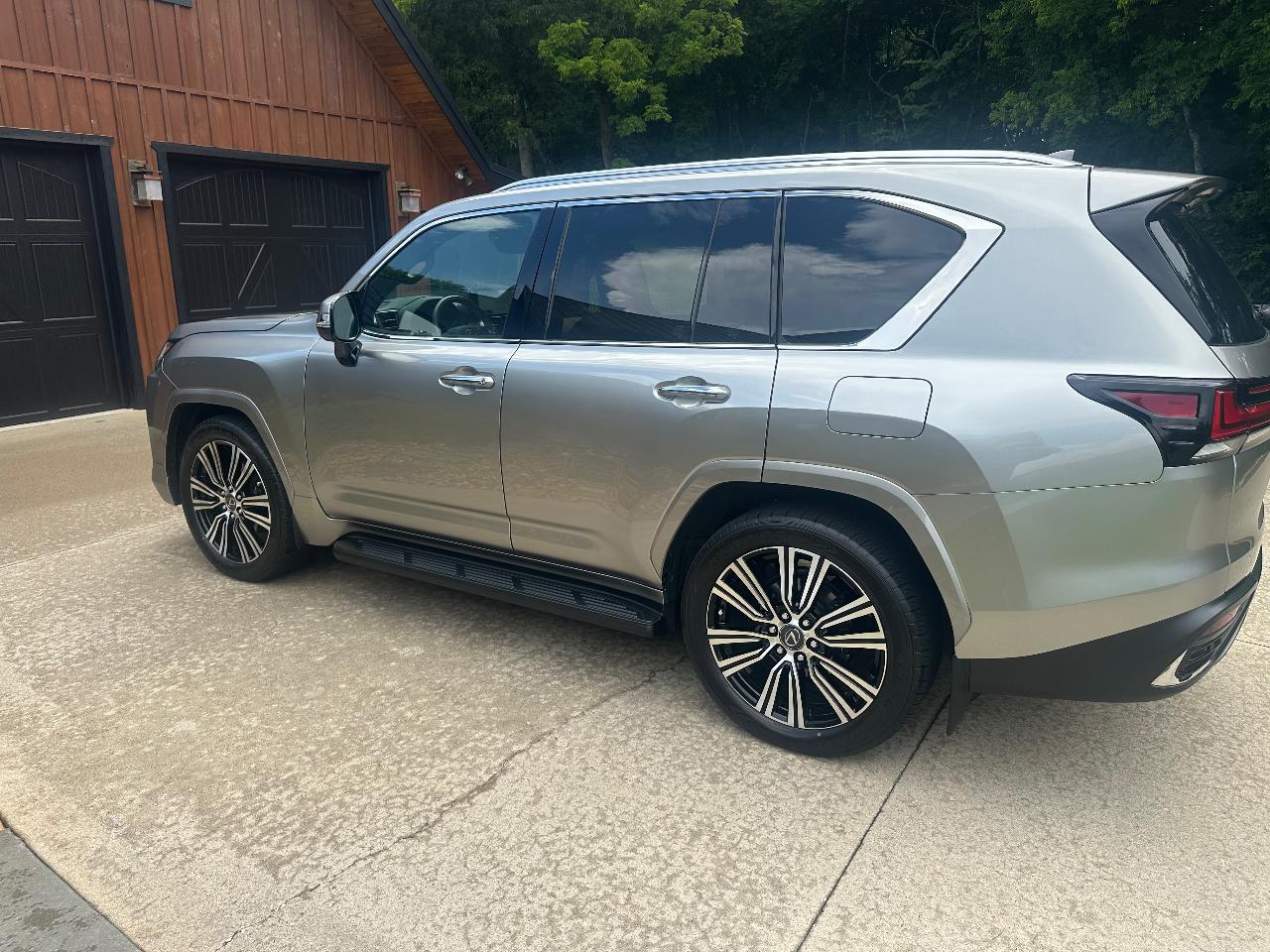 صورة 7 لـ 2024 Lexus LX 600 LUXURY