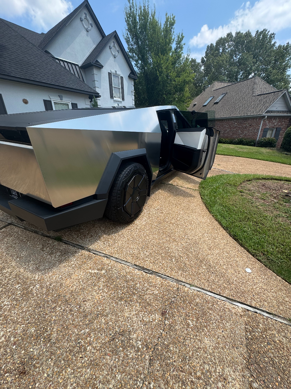 TESLA CYBERTRUCK CYBERBEAST - 8