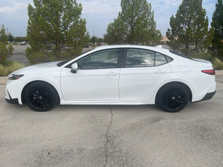 2025 Toyota CAMRY SE 照片 3