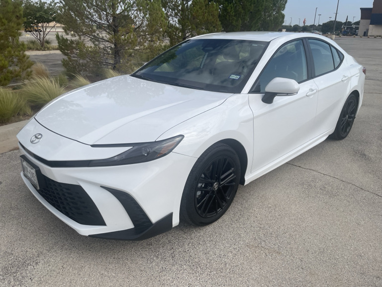 2025 Toyota CAMRY SE 照片 2