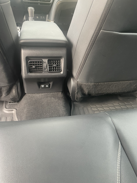2025 Toyota CAMRY SE 照片 8