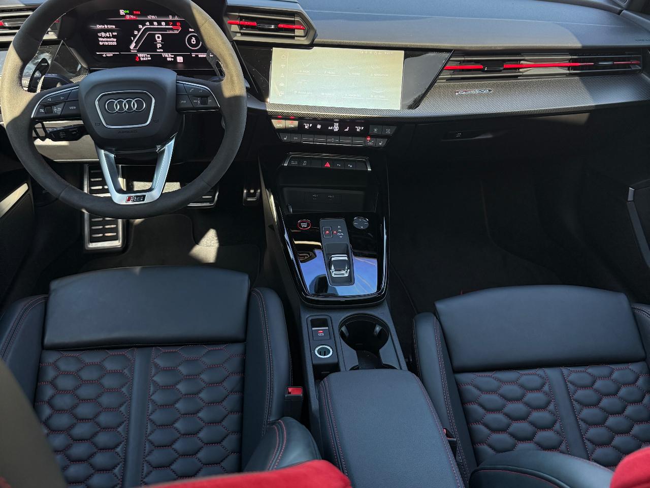 صورة 15 لـ 2024 AUDI RS 3 2.5T