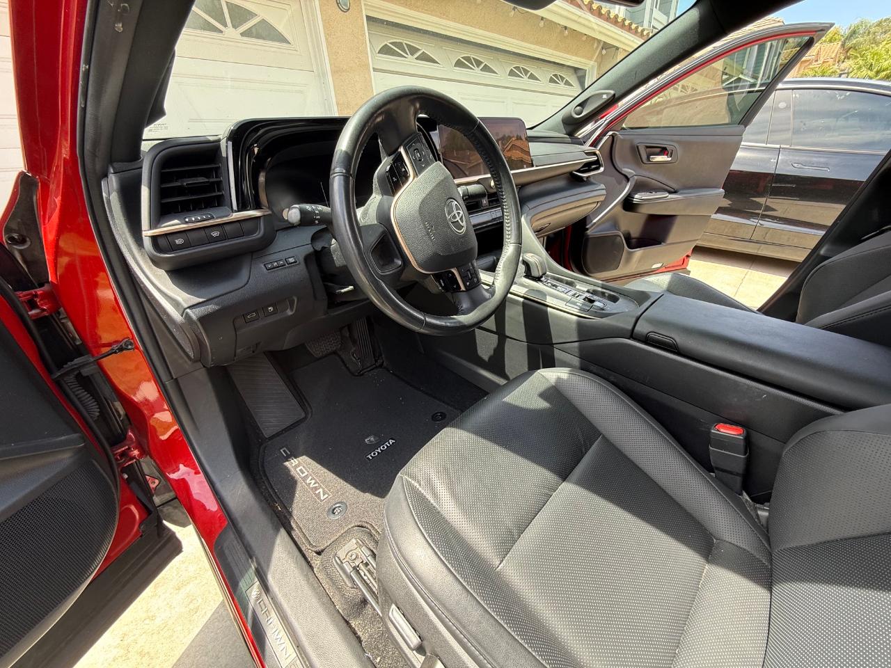 صورة 9 لـ 2023 Toyota CROWN LIMITED