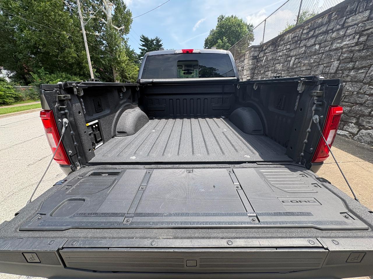 صورة 10 لـ 2023 FORD F-150 XLT