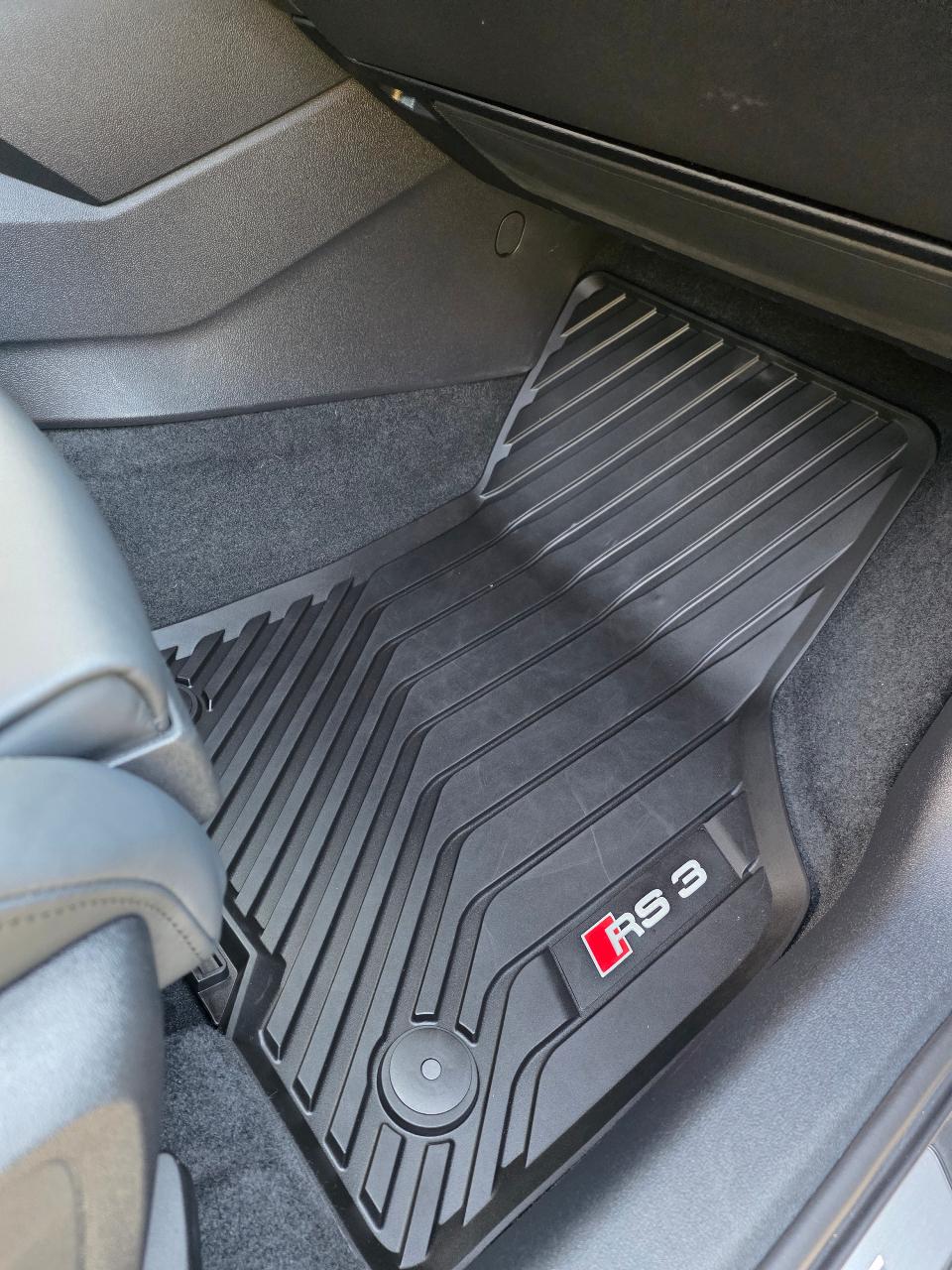 صورة 21 لـ 2024 AUDI RS 3 2.5T