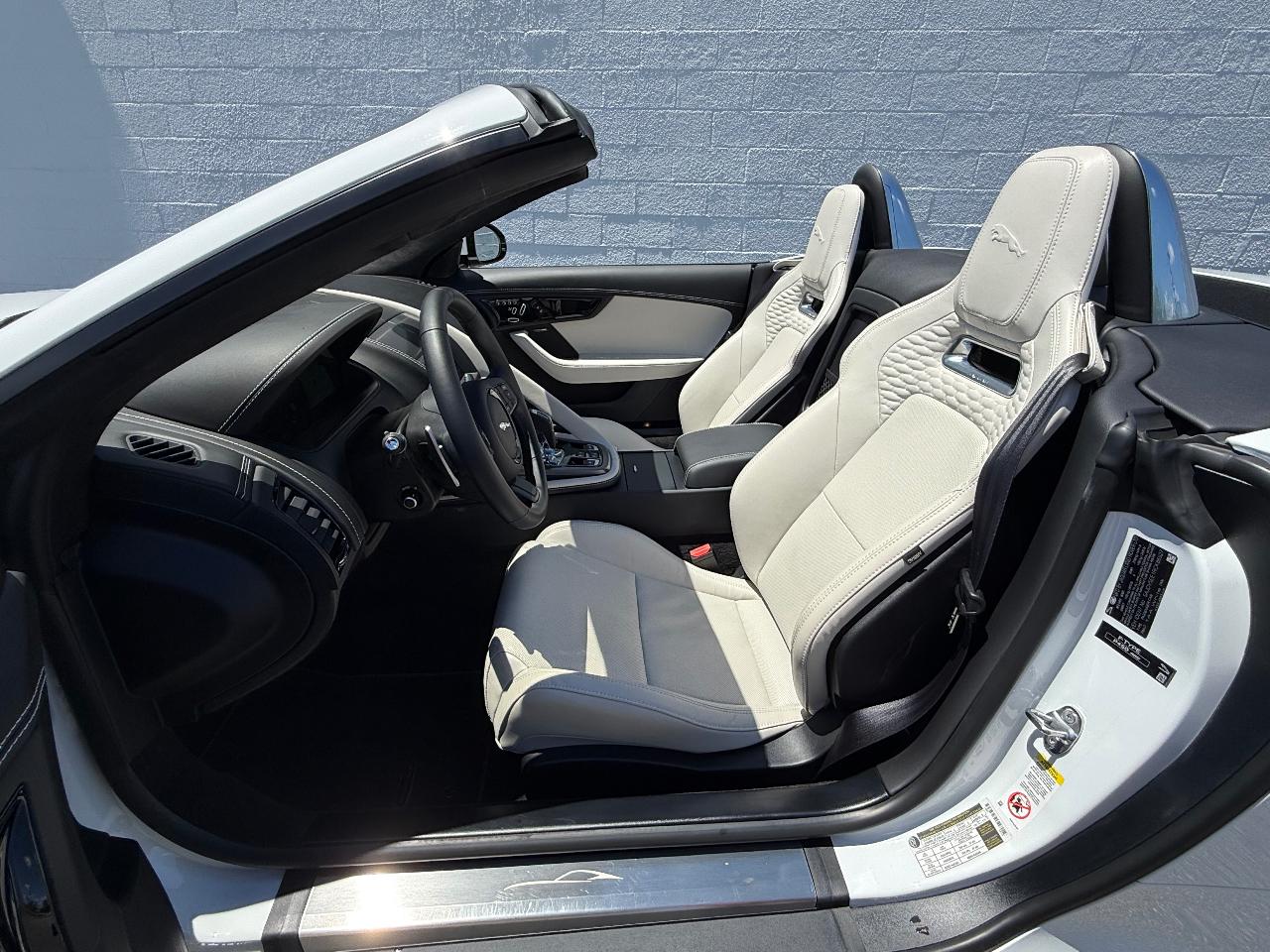 صورة 3 لـ 2024 Jaguar F-TYPE P450 75