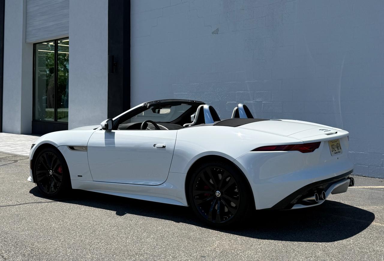 صورة 8 لـ 2024 Jaguar F-TYPE P450 75