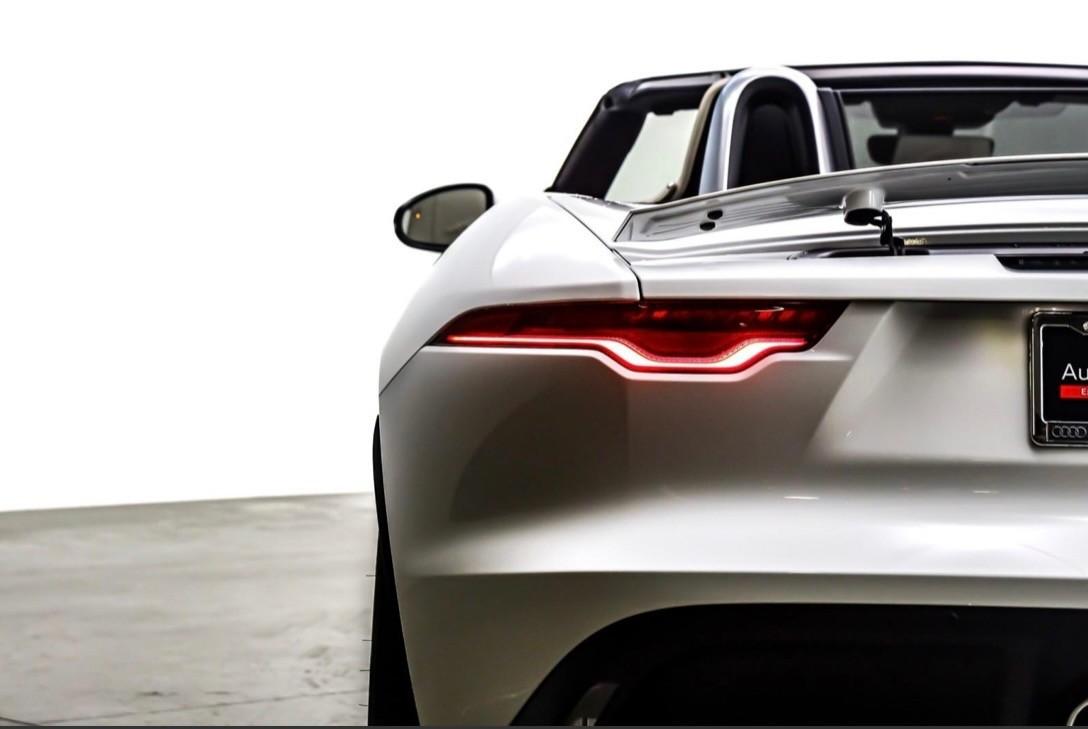 2021 Jaguar F-TYPE P300 thumbnail 11
