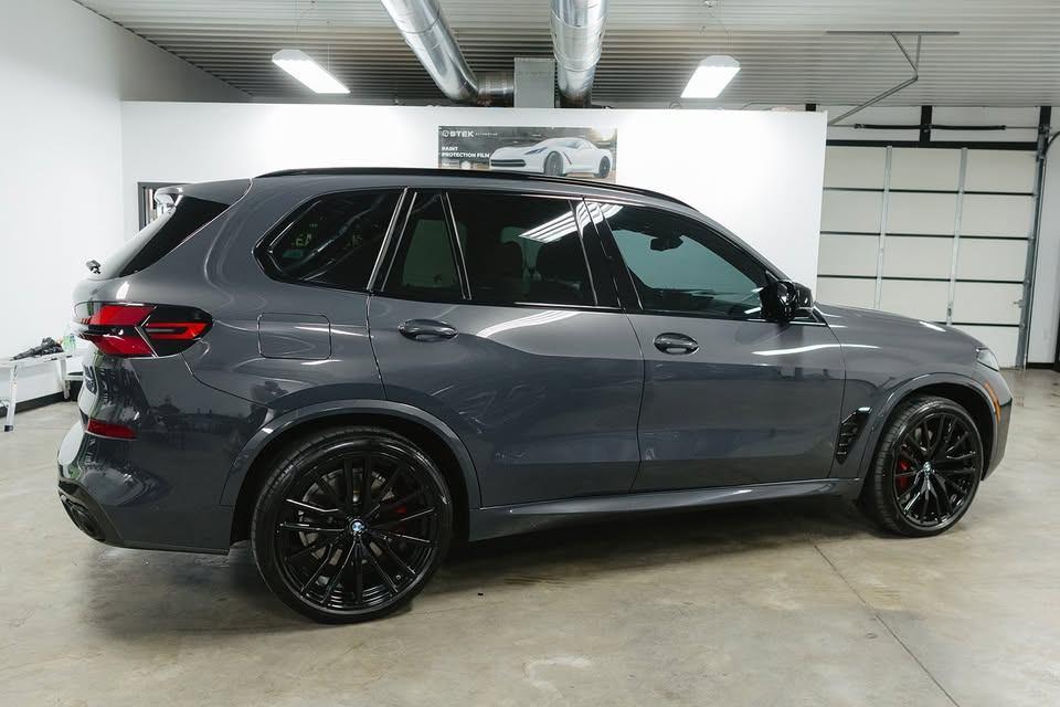 2024 BMW X5 M60I — фото 4