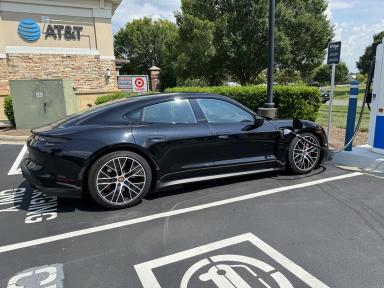 صورة 10 لـ 2020 Porsche TAYCAN TAYCAN 4S