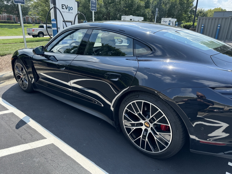 صورة 9 لـ 2020 Porsche TAYCAN TAYCAN 4S