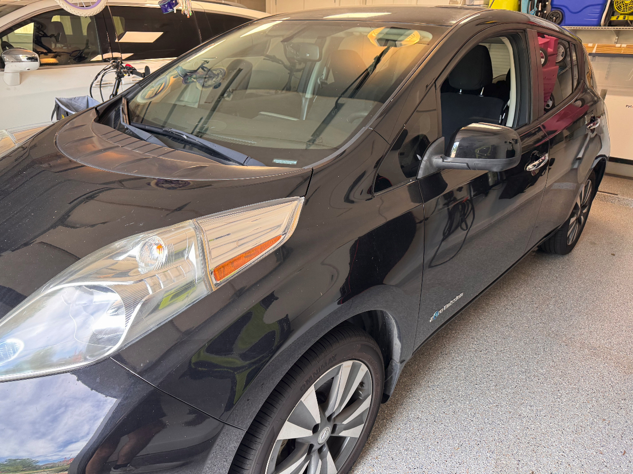 2015 Nissan Leaf - Specs, Prices, Range, Reviews & Photos | Cars.com