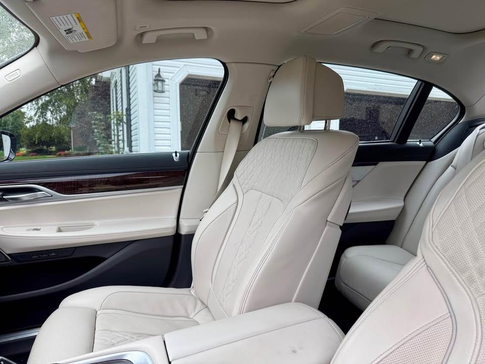 صورة 10 لـ 2022 BMW 740 I XDRIVE
