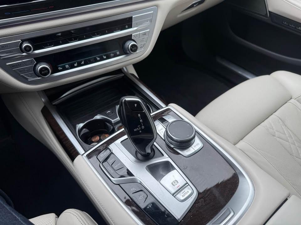 صورة 8 لـ 2022 BMW 740 I XDRIVE