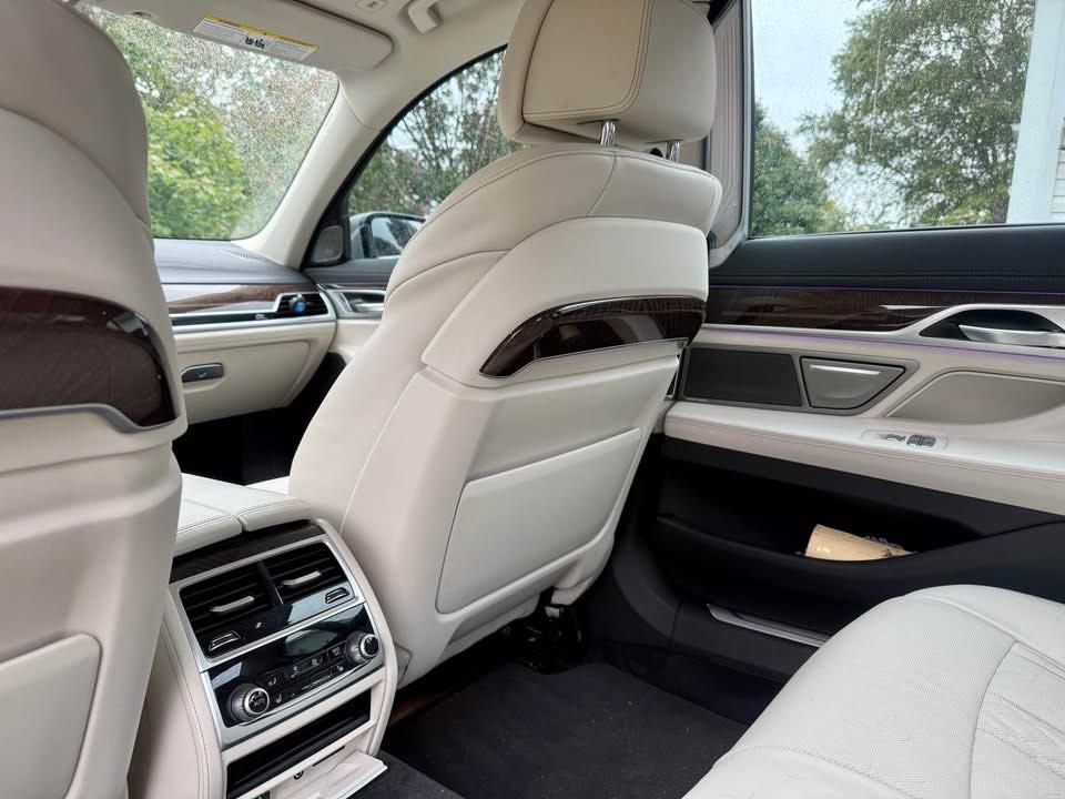 صورة مصغرة 11 لـ 2022 BMW 740 I XDRIVE